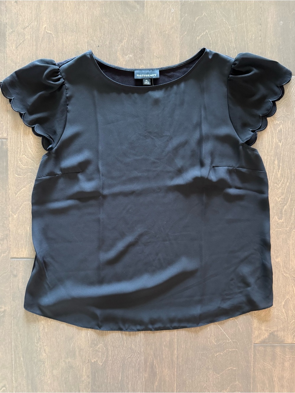 Fortune Ivy Black Scalloped Flutter Sleeve Top